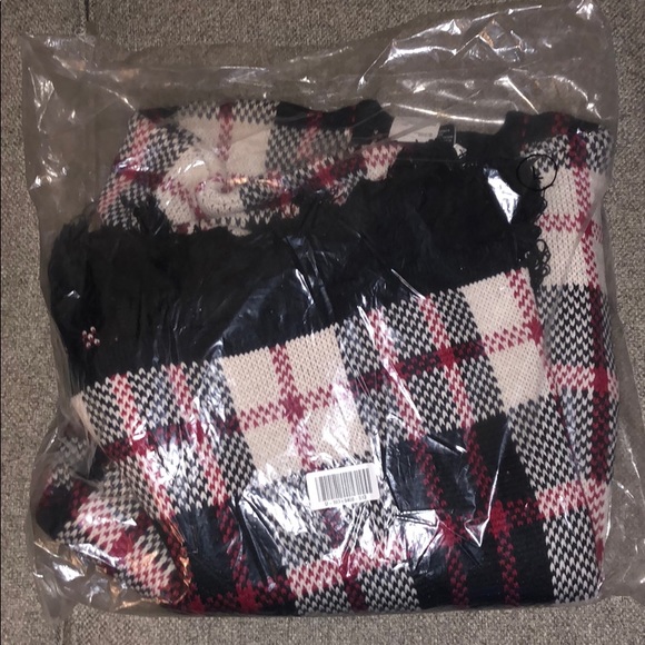 Black + Red Plaid Think Knit Fringe Poncho - Picture 11 of 13